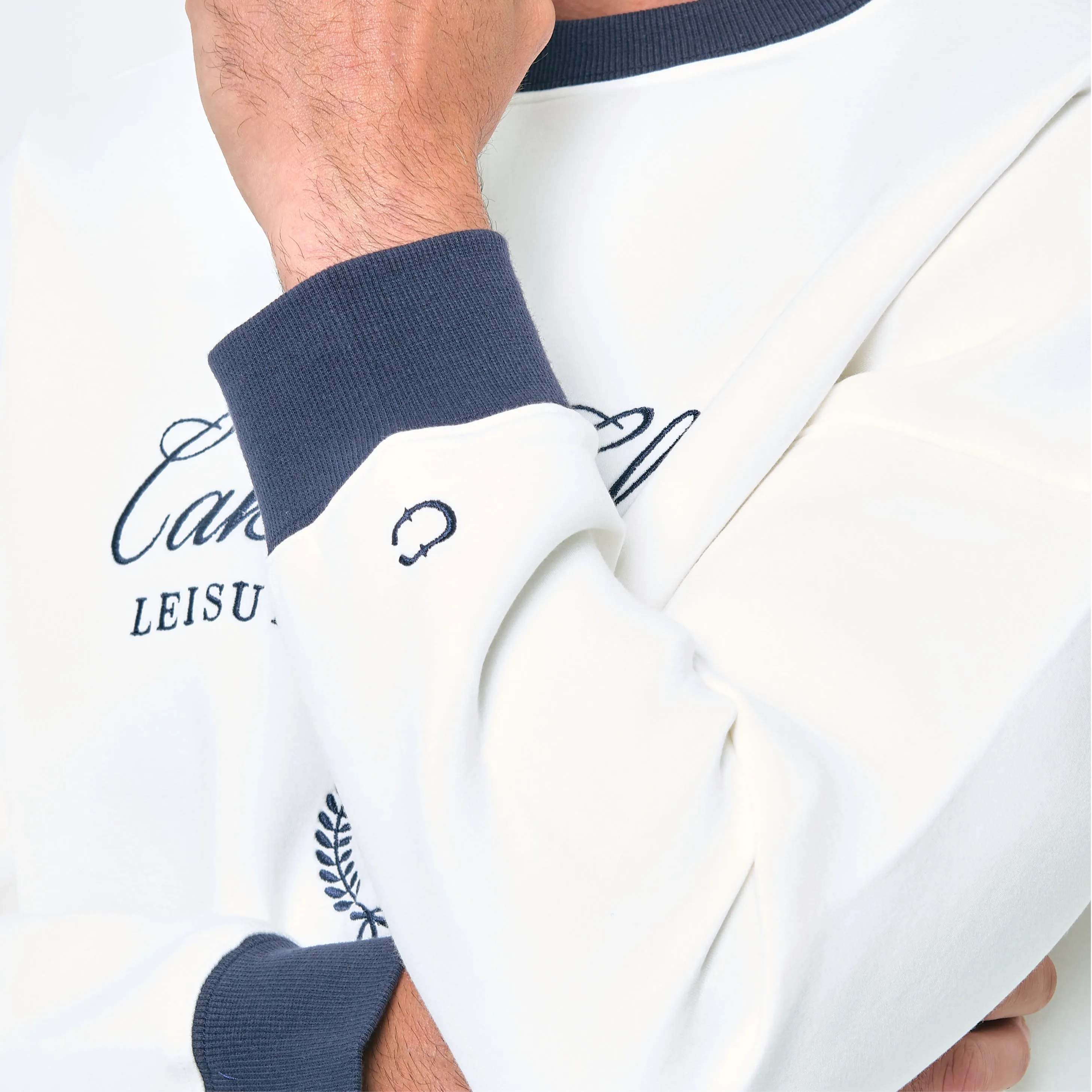 CAKENIS CLUB CLUBHOUSE UNISEX JUMPER IN WHITE