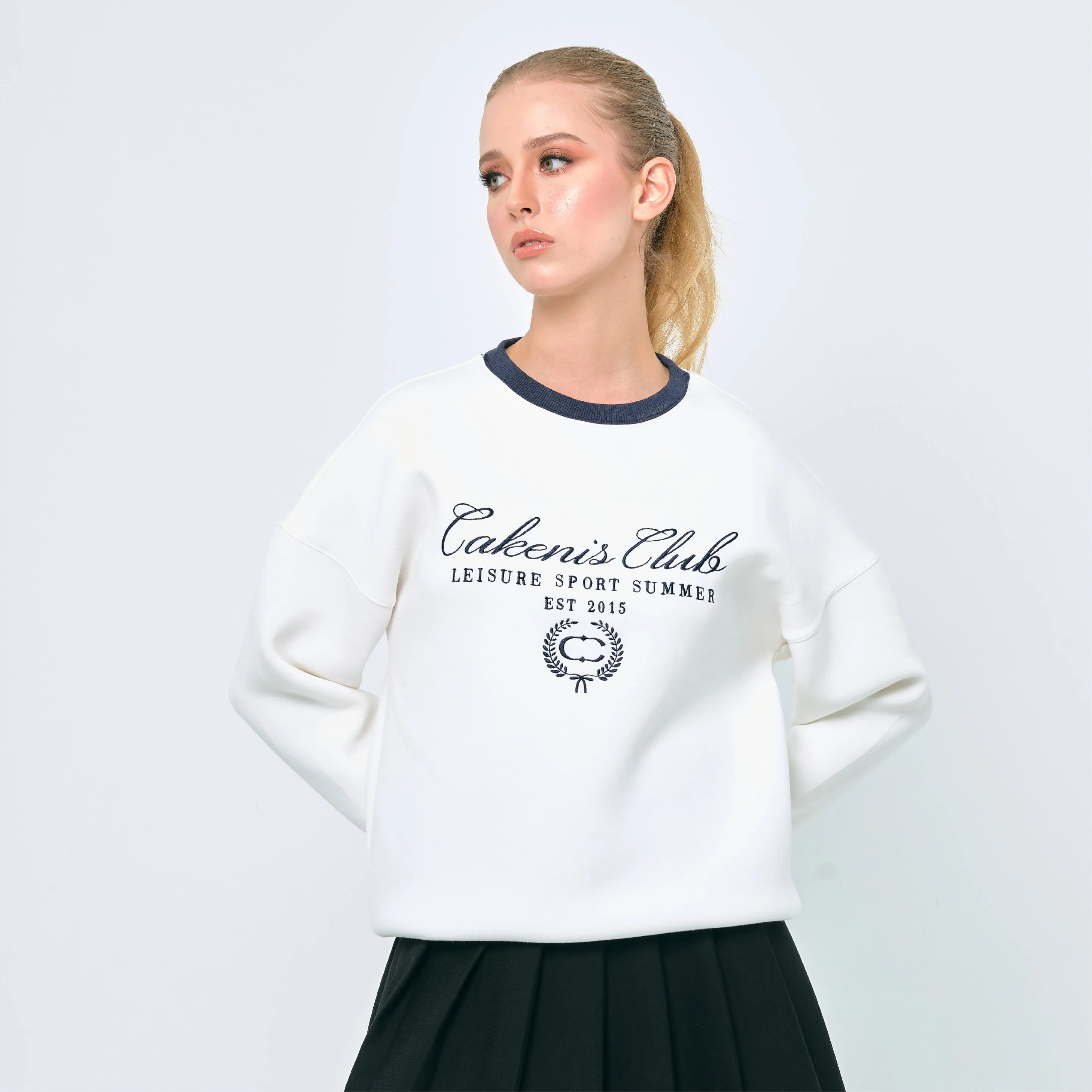 CAKENIS CLUB CLUBHOUSE UNISEX JUMPER IN WHITE