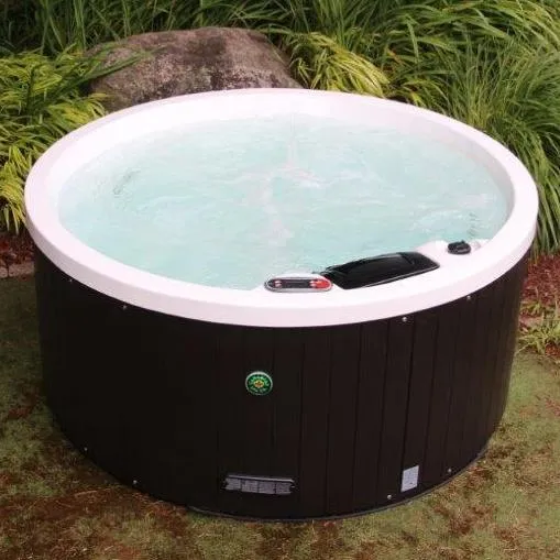 Ex Display/Demo Okanagan 4-Person Patio Spa | 160 cm Diameter