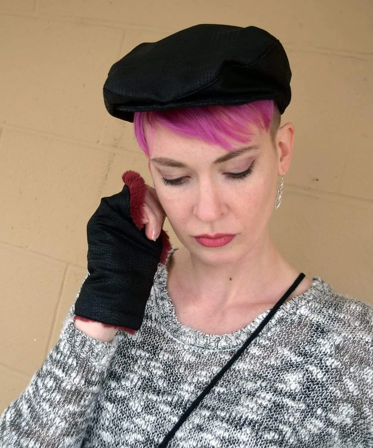 Fingerless / Driving Gloves - Vegan Leather Outback in Black with Assorted Faux Fur